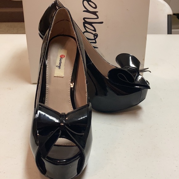 NWT Olsenboye Heels - Picture 5 of 7